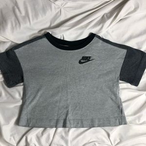 Cropped Nike workout top